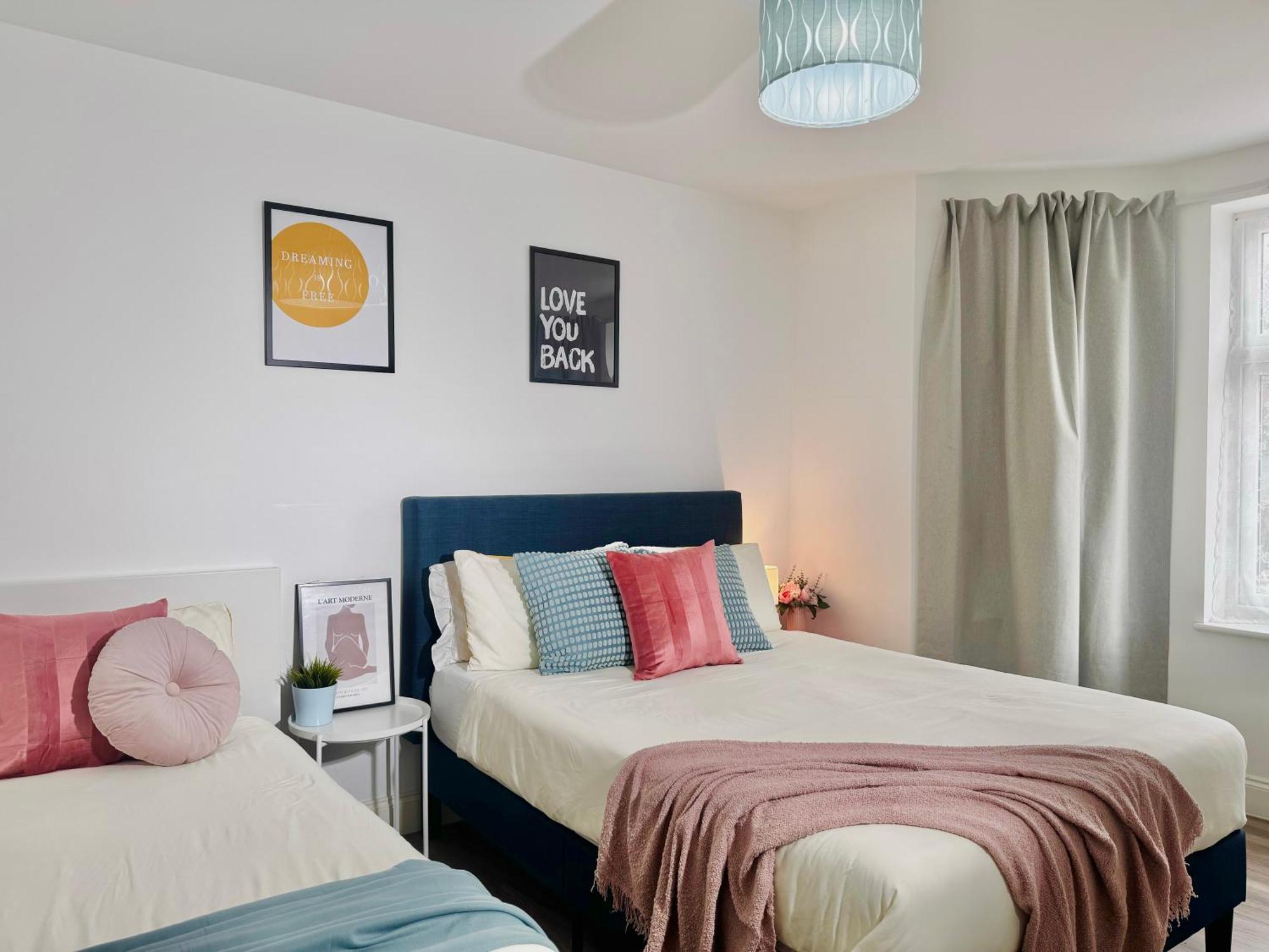 Cosy 1-Bed Flat 30Min To Central London & Parking Екстер'єр фото